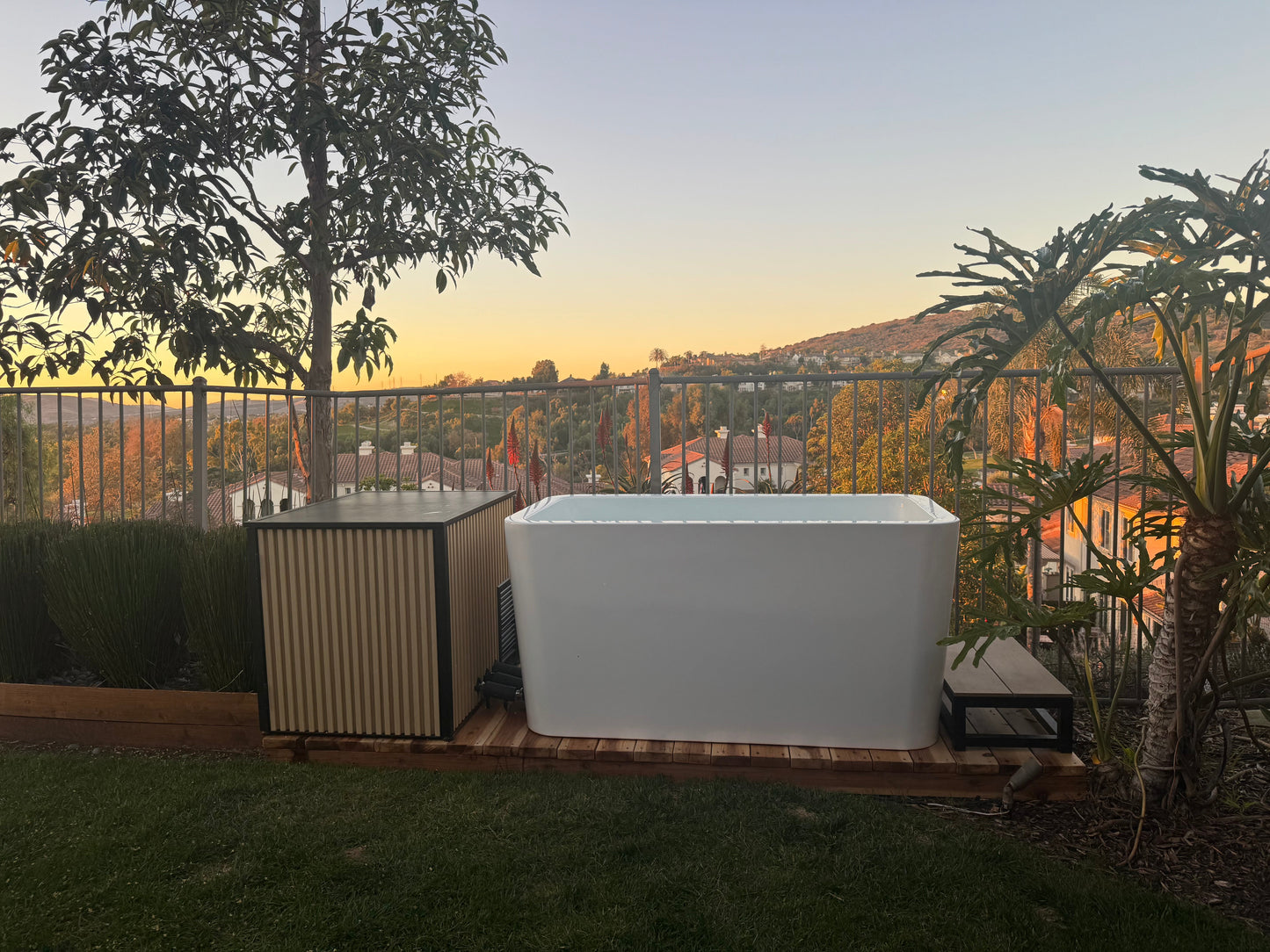 RevX Cold Plunge Tub + LUX Chiller